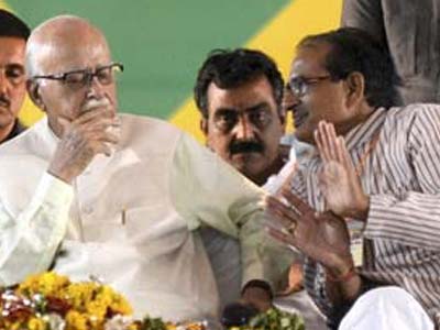 Advani did not praise Shivraj Chouhan to put down Modi: BJP