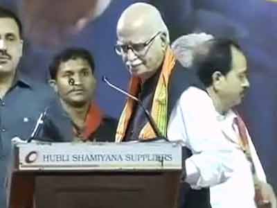 नरेंद्र मोदी को लेकर आडवाणी को क्यों है नाराजगी?