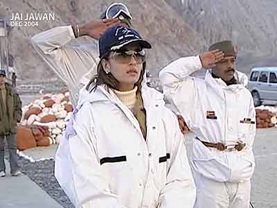 Jai Jawan with Aishwarya Rai (Aired: December 2004)