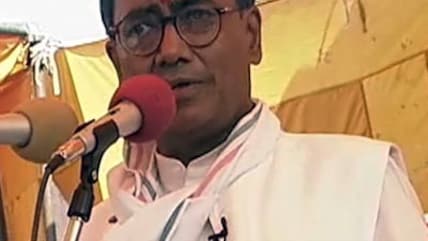 Follow The Leader: Digvijaya Singh (Aired: November 2004)