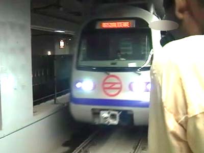 Video : Passengers evacuated from Delhi Metro train that broke down in tunnel