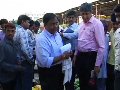 रवीश की रिपोर्ट : आजादपुर का ये आलम...