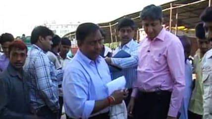 रवीश की रिपोर्ट : आजादपुर का ये आलम...
