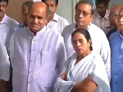 Video : Mamata: Looking at a Third Front, have spoken to Nitish, Naveen