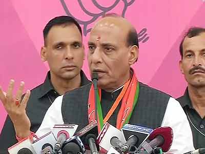 राजनाथ ने इशारों-इशारों में आडवाणी पर साधा निशाना?