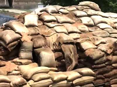 150 tonnes of wheat rotting in the open in Punjab 150 tonnes of wheat rotting in the open in Punjab