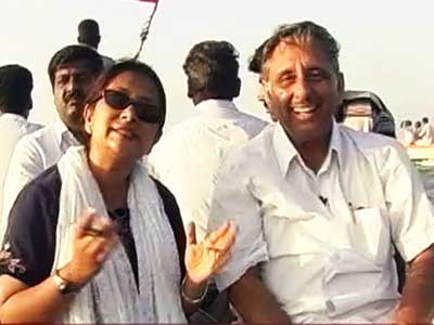 Follow The Leader with Mani Shankar Iyer (Aired: April 2004)