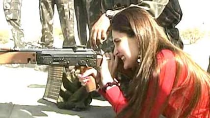 Jai Jawan with Kareena Kapoor (Aired: Feb 2005)