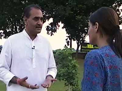 Video : Follow The Leader with Praful Patel (Aired: October 2004)