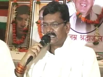 Video : Willing to sweep party office for Sonia, says Congress minister Charandas Mahant