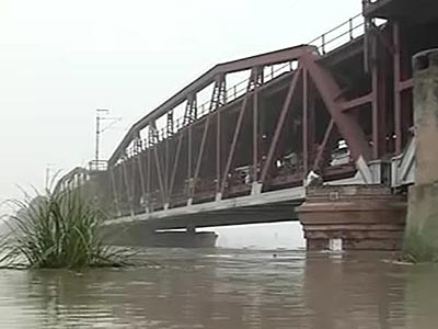 Yamuna breaches danger mark in Delhi