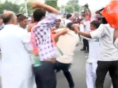 पटना में बीजेपी-जेडीयू कार्यकर्ताओं में झड़प