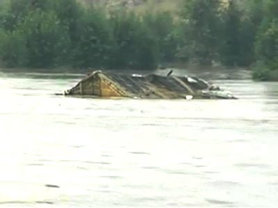 यमुना उफान पर, लोगों की परेशानी बढ़ी यमुना उफान पर, लोगों की परेशानी बढ़ी