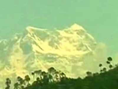 Video : Road to Kedarnath:  50 kms away, a glimpse of the Himalayas
