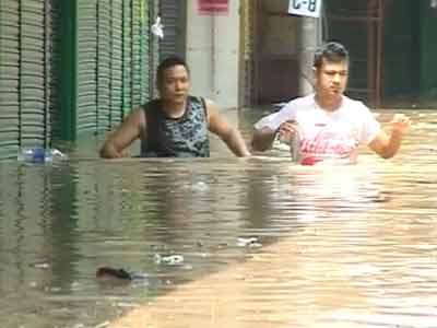 Video : Yamuna's water levels hit East Delhi hard, traffic affected