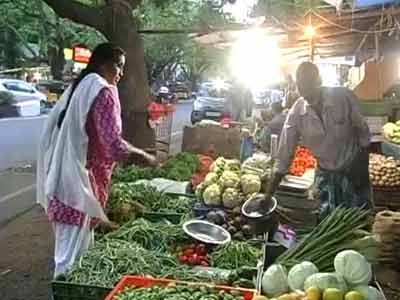 Video : Jayalalithaa's vegetable outlets. Good politics, bad economics?