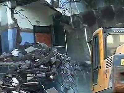 Video : Ten, including six children, dead as three-storey building collapses near Mumbai