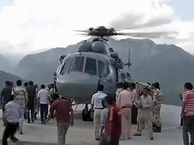 बद्रीनाथ में अब भी फंसे हैं हजारों लोग