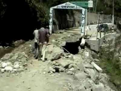 1,200 tourists stranded in Himachal, survivors complain of govt apathy