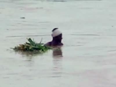 Videos : यूपी के कुछ इलाकों में भी बाढ़, सात की मौत