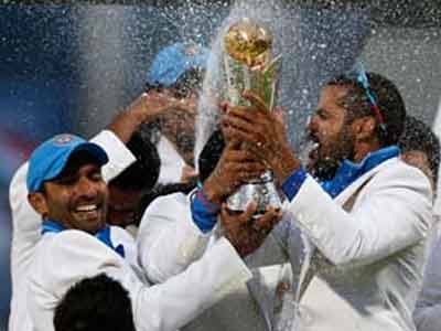 Videos : इंग्लैंड को हराकर चैंपियन बना भारत