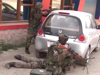 A day before PM's visit, attack on Army convoy in Srinagar; 5 jawans killed