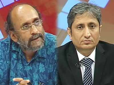 प्राइम टाइम : डॉलर के मुकाबले क्यों गिर रहा है रुपया?