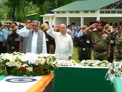 Uttarakhand: Guard of Honour for 20 bravehearts who died in crash