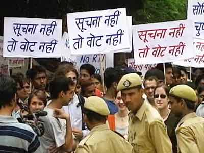 Govt considering ordinance to keep political parties out of RTI