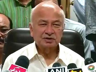 न्यूजरूम : शिंदे बोले, कितने दबे हैं पता नहीं