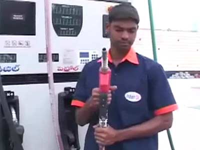 फिर बढ़ेंगे पेट्रोल के दाम, आधी रात से 1.82 रुपये महंगा