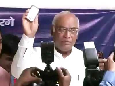 एसएमएस के जरिये ट्रेन टिकट बुकिंग आज से शुरू