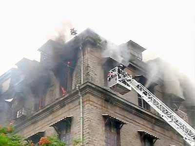 मुंबई की इमारत में भीषण आग, कई सरकारी दस्तावेज खाक मुंबई की इमारत में भीषण आग, कई सरकारी दस्तावेज खाक