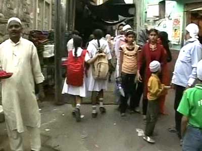 Video : 24 Hours in Nizamuddin slum (Aired: March 2010)