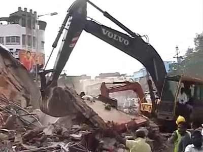 Videos : सिकंदराबाद में होटल गिरा, 11 मरे