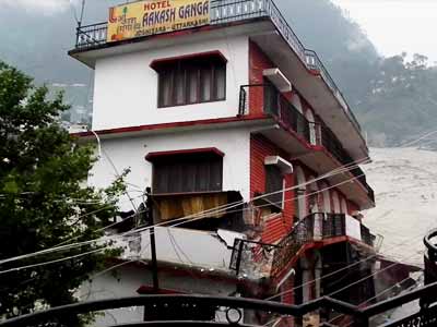 Video : 5-storey hotel in Uttarkashi washed away in seconds