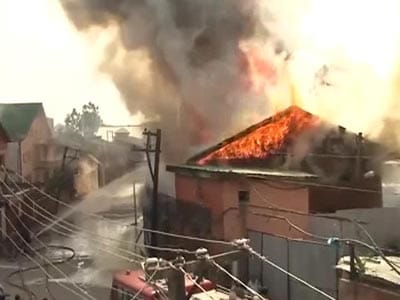 Video : Srinagar: Fire at old Secretariat under control, no casualties
