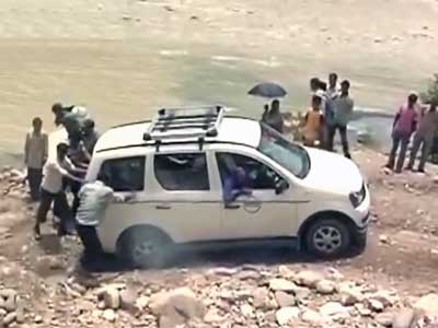 उत्तराखंड : अभी भी फंसे हैं टैक्सी ड्राइवर