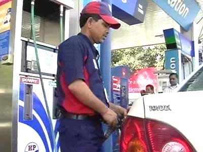 Video : Petrol price hiked by Rs. 1.55 per litre