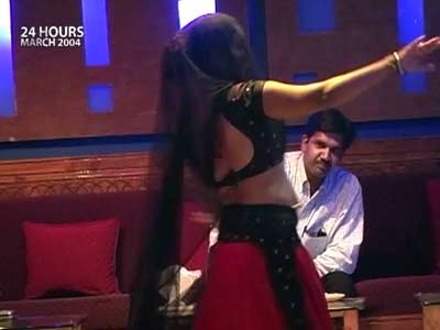 Video : 24 Hours: The dance bars of Mumbai (Aired: March 2004)