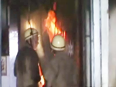 Video : चांदनी चौक की दुकानों में लगी भीषण आग
