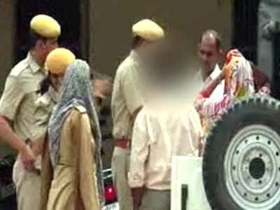 Video : भरतपुर : पिता पर पांच बेटियों से बलात्कार का आरोप