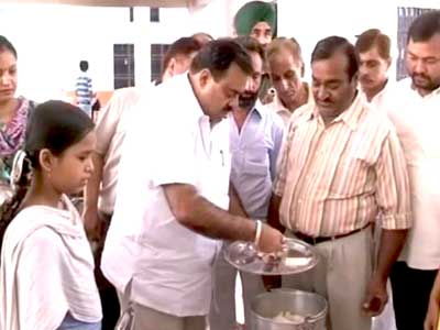 मिड-डे मील को लेकर दूसरे राज्यों से भी शिकायतें