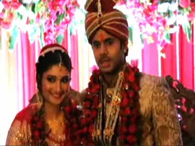 Videos : क्रिकेटर मनोज तिवारी ने गर्लफ्रेंड से रचाई शादी