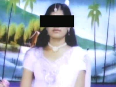 Videos : यूपी : गैंगरेप के बाद जिंदा जलाई गई युवती ने तोड़ा दम