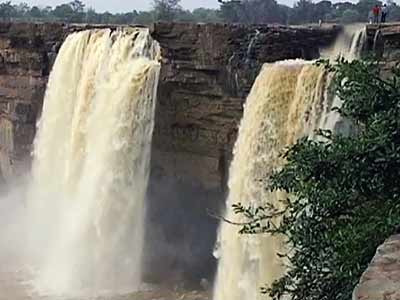 Seven Wonders of India: Chitrakot falls in Chhattisgarh (Aired: December 2008)