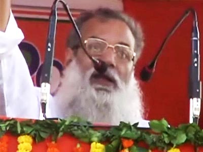 Trinamool legislator threatens to behead Congress leader