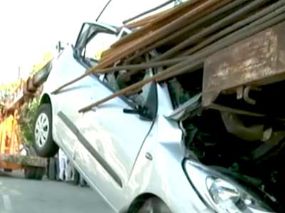 सरिया से लदे ट्रकों से रहें संभलकर