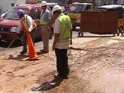 Hyderabad teen run over by bus, residents blame callous government Hyderabad teen run over by bus, residents blame callous government