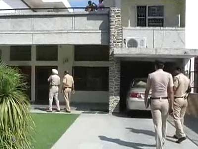 4 acid bottles found outside Manish Tewari's Chandigarh residence